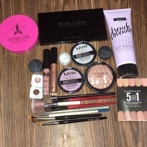 Makeup bundle